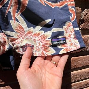 Women's Patagonia Baggies Size Small